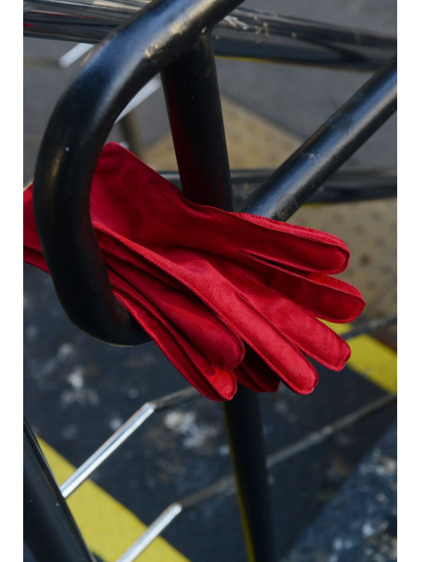 To be: forceful & flow & red