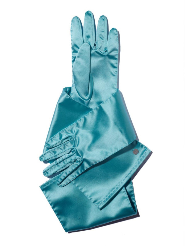 To be: confident & sublime & light blue