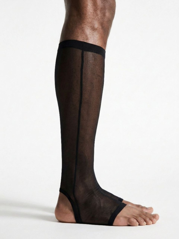 To be: equal and footless and 3 and black