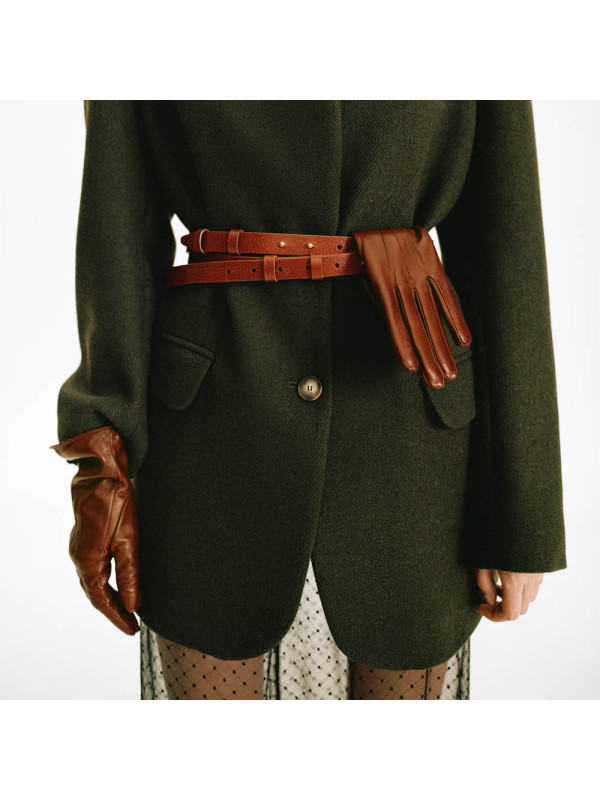 To be: forceful & classic & coffee bean