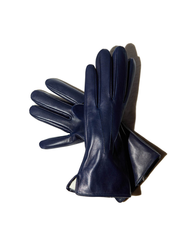 To be: forceful & classic & deep blue