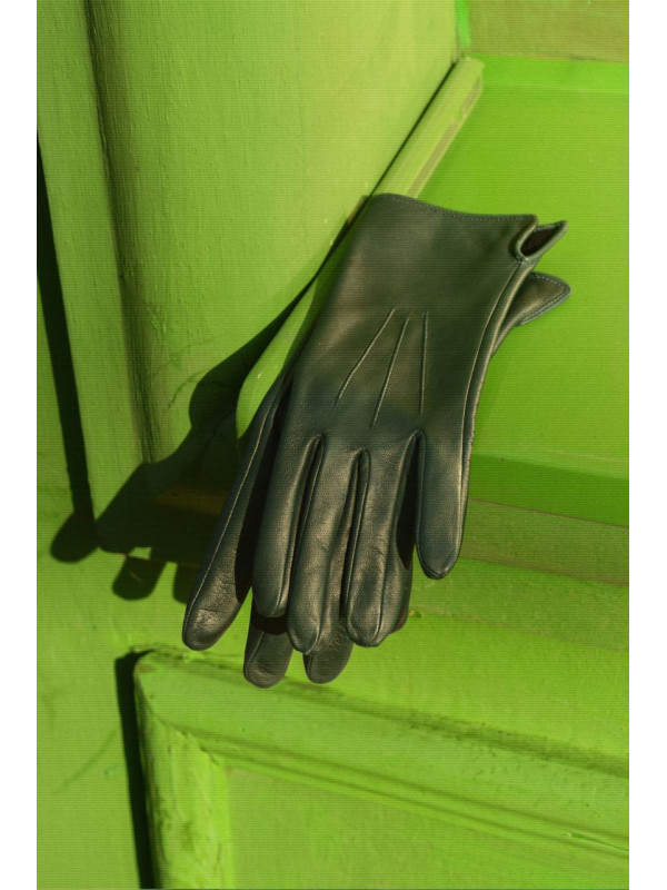  To be: forceful & classic & eucalyptus