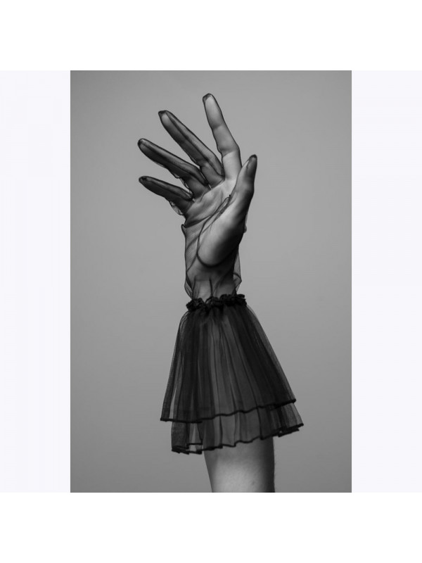 To be: nude  & genteel & black