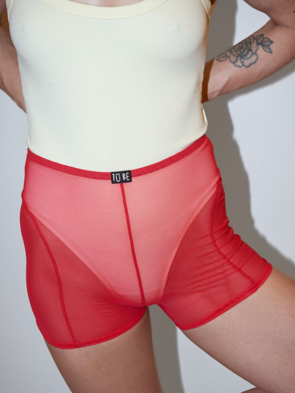 To be: ooops and shorties and red