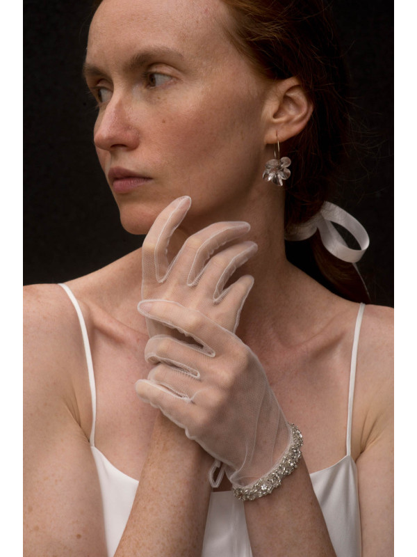To be: pure & ethereal & white