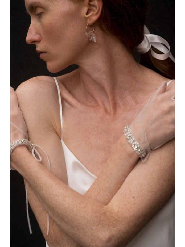 To be: pure & ethereal & white