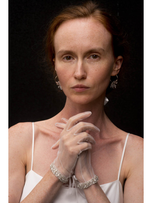 To be: pure & ethereal & white