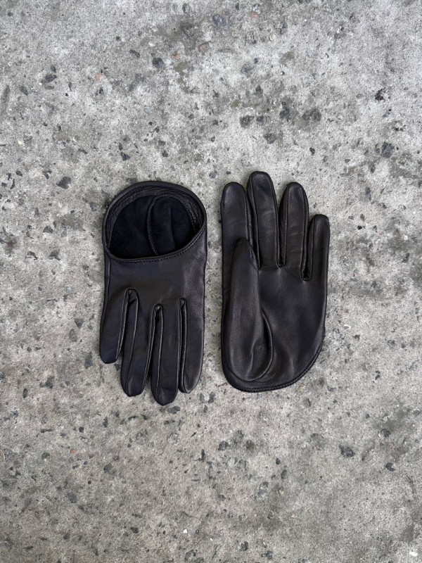 To be: sale & lunar & black