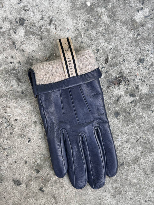 To be: sale & classic & deep blue