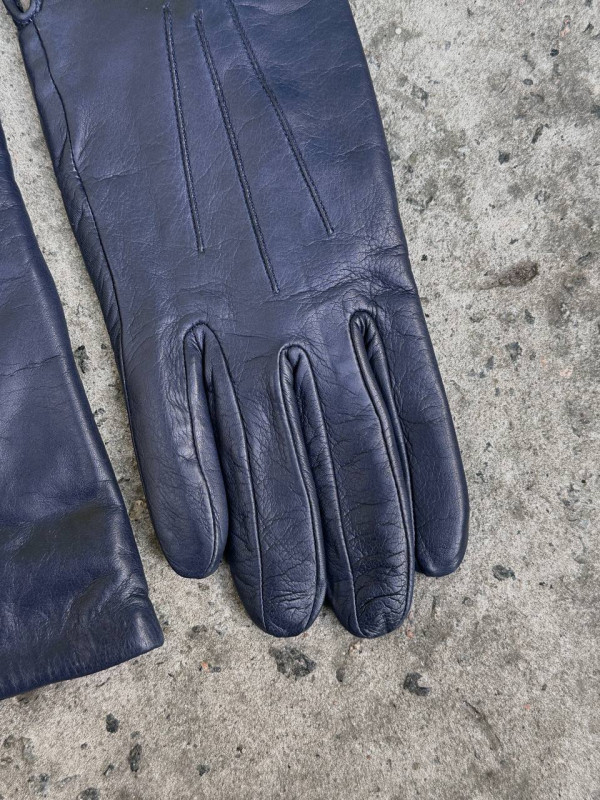 To be: sale & classic & deep blue