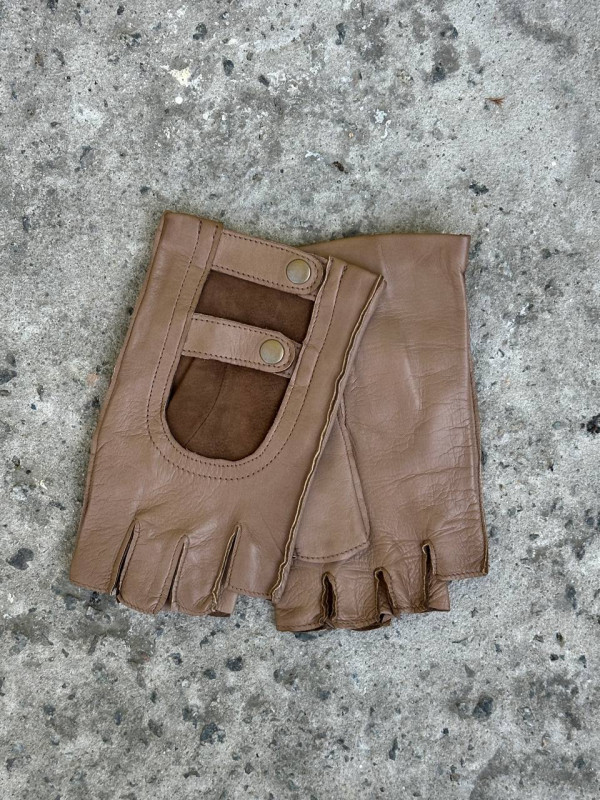  To be: Sale & Noname & Taupe 