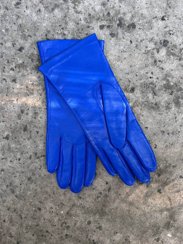  To be: Sale & Minimal & Electric & 2