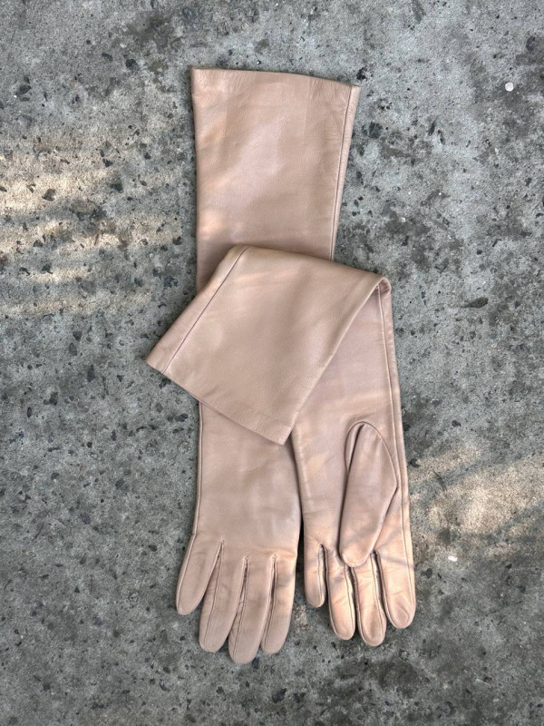  To be: Sale & Minimal & Taupe & 4