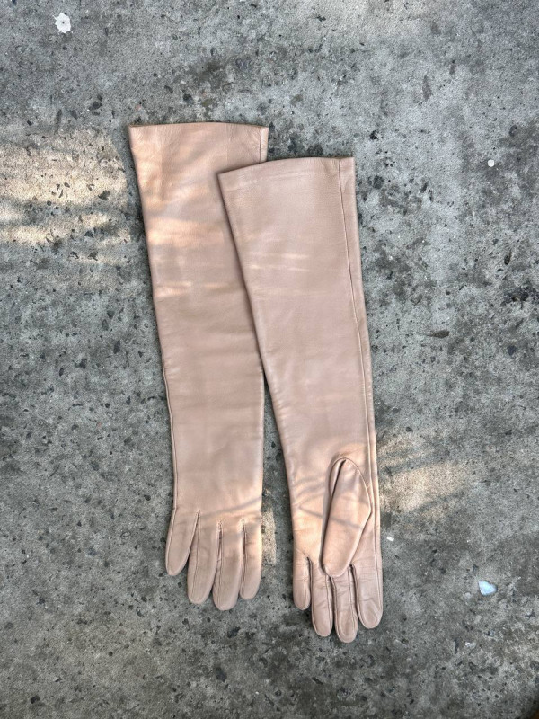 To be: Sale & Minimal & Taupe & 4