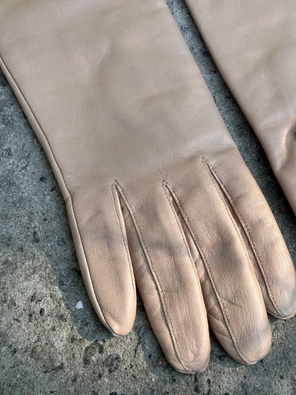  To be: Sale & Minimal & Taupe & 4