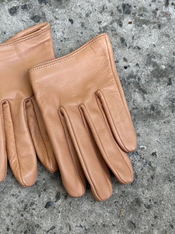 To be: Sale & Creative & Taupe
