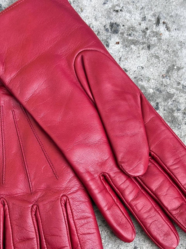 To be: Sale & Classic & Apple Red