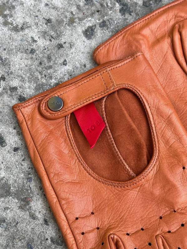 To be: Sale & Assertive & Pecan Brown