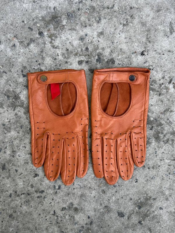  To be: Sale & Assertive & Pecan Brown