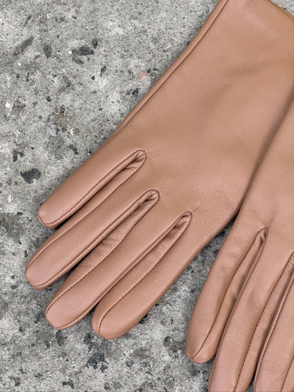 To be: sale & minimal & camel & 2