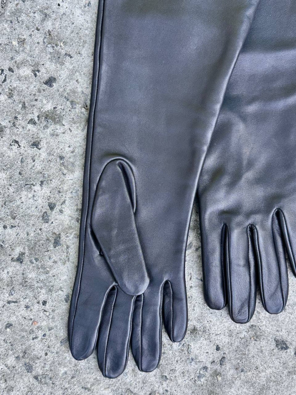  To be: Sale & Minimal & Black & 4