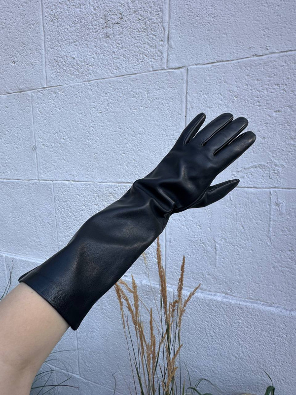  To be: Sale & Minimal & Black & 4