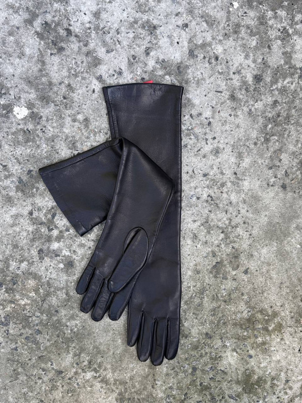  To be: Sale & Minimal & Black & 4