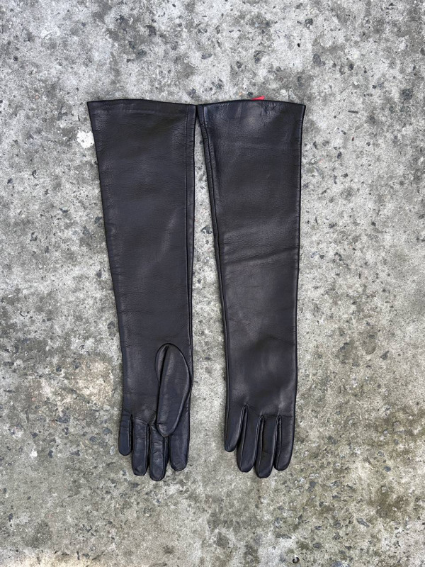  To be: Sale & Minimal & Black & 4